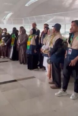 Dari Belawan ke Tanah Suci: Air Mata Syukur Iringi Keberangkatan Pasangan Pemenang Umroh Ramadhan Fest Pelindo 2026