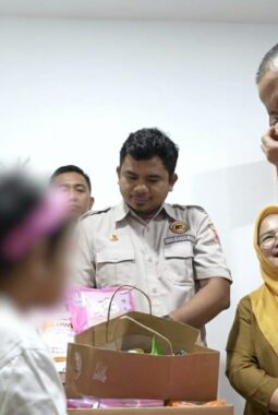 Tamparan Keras Buat Hati Walikota Batam,Amsakar Achmad