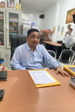 ADA APA DI BALIK 54 CEK Rp124 MILIAR? RION ARIOS DESAK OJK TELAAH KASUS PT TSI VS BANK MANDIRI!
