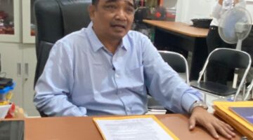 ADA APA DI BALIK 54 CEK Rp124 MILIAR? RION ARIOS DESAK OJK TELAAH KASUS PT TSI VS BANK MANDIRI!